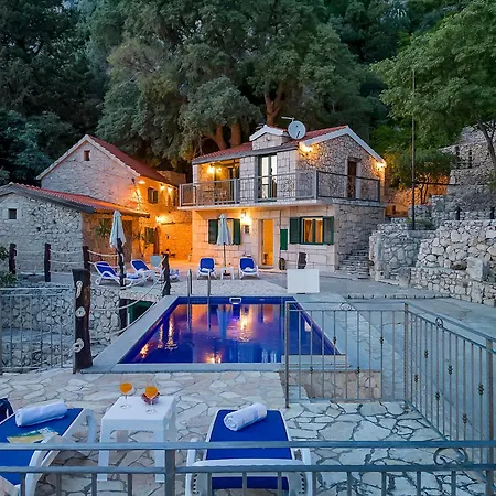 Villa Stonehouse *