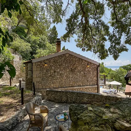 Stonehouse וילה מאקרסקה