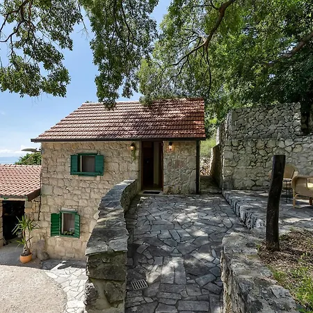 Villa Stonehouse *